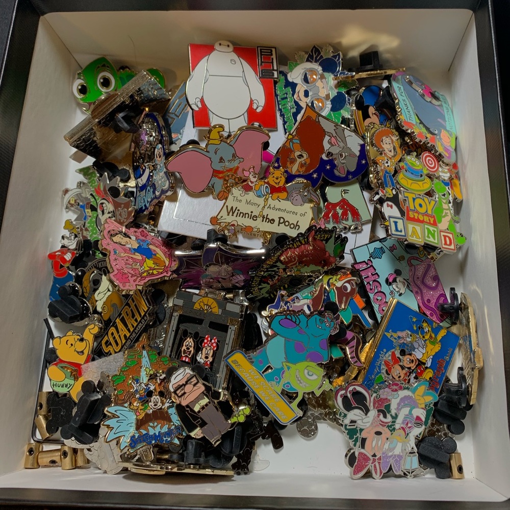 Disney pins